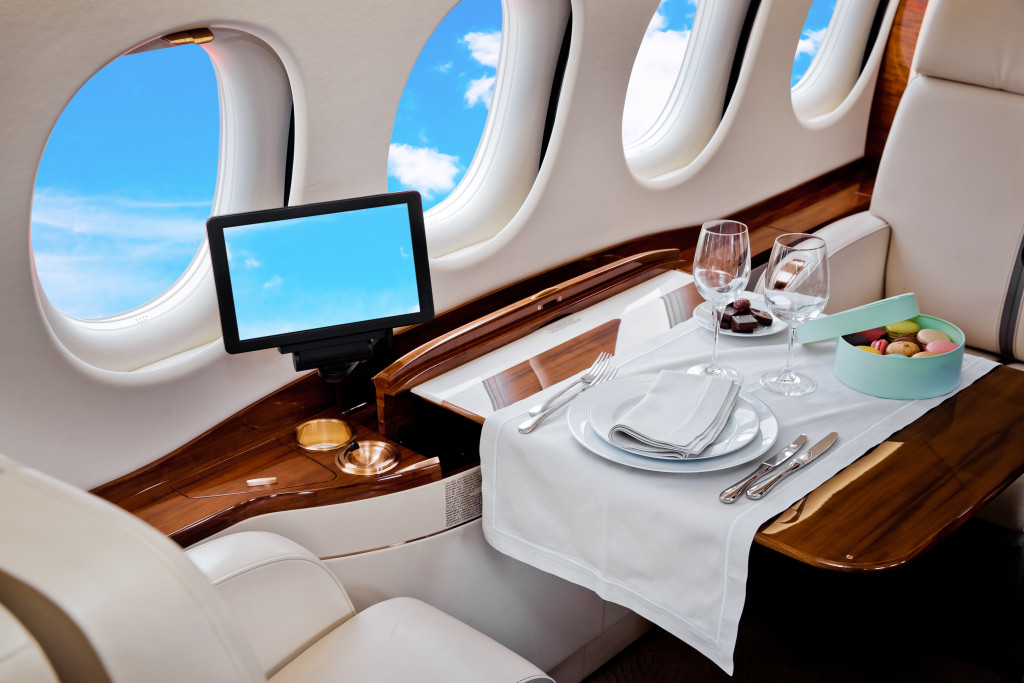 private aircraft charter benefits