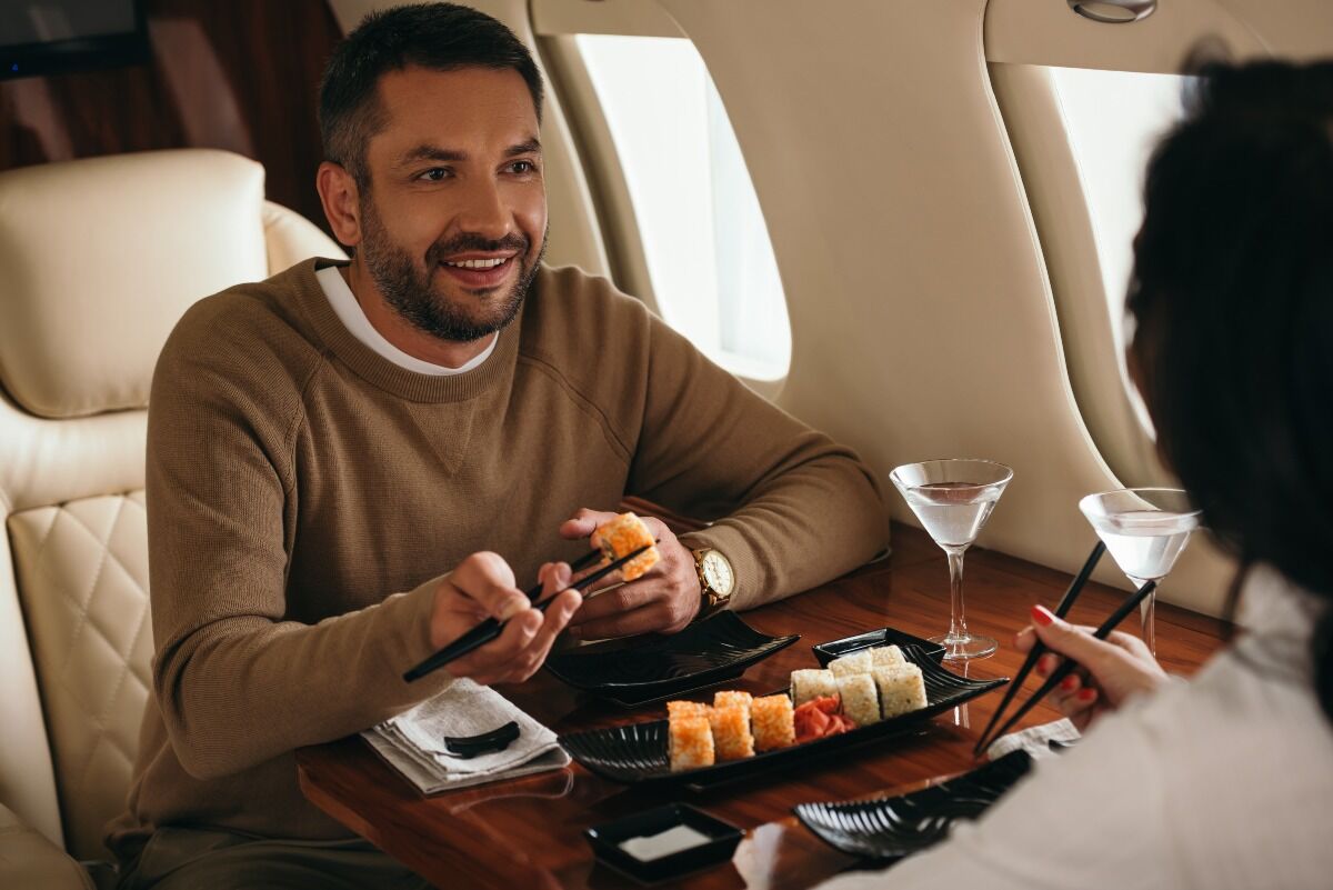 how does private jet charter work